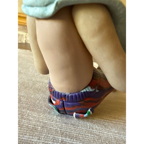 Limited Edition Beach Bum Figurine  Sunglasses & Towel D Manning Shelf Sitter - Picture 10 of 16